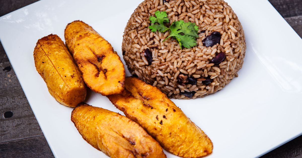 découvrez la cuisine caribéenne, riche en saveurs tropicales et en épices exotiques, qui éveillera vos papilles avec ses plats authentiques et colorés.