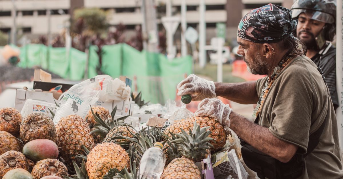 découvrez notre salade des caraïbes à la mangue, une explosion de saveurs fraîches et tropicales, parfaite pour une touche saine et exotique à vos repas.