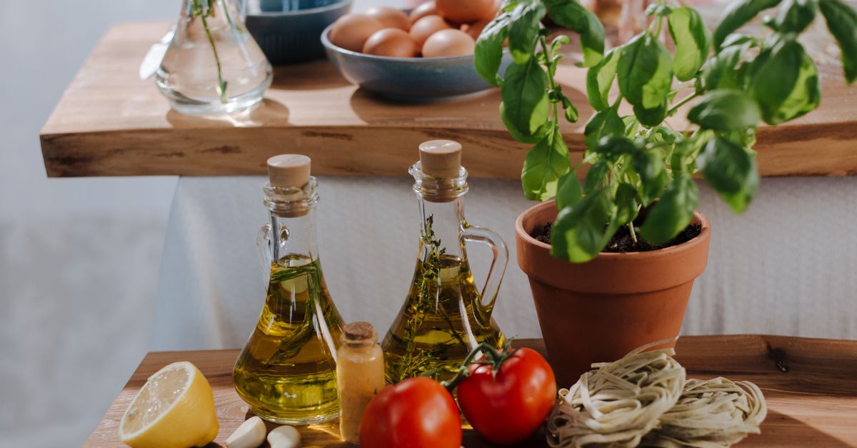 découvrez les ingrédients essentiels de la cuisine créole pour sublimer vos plats avec des saveurs authentiques et épicées.