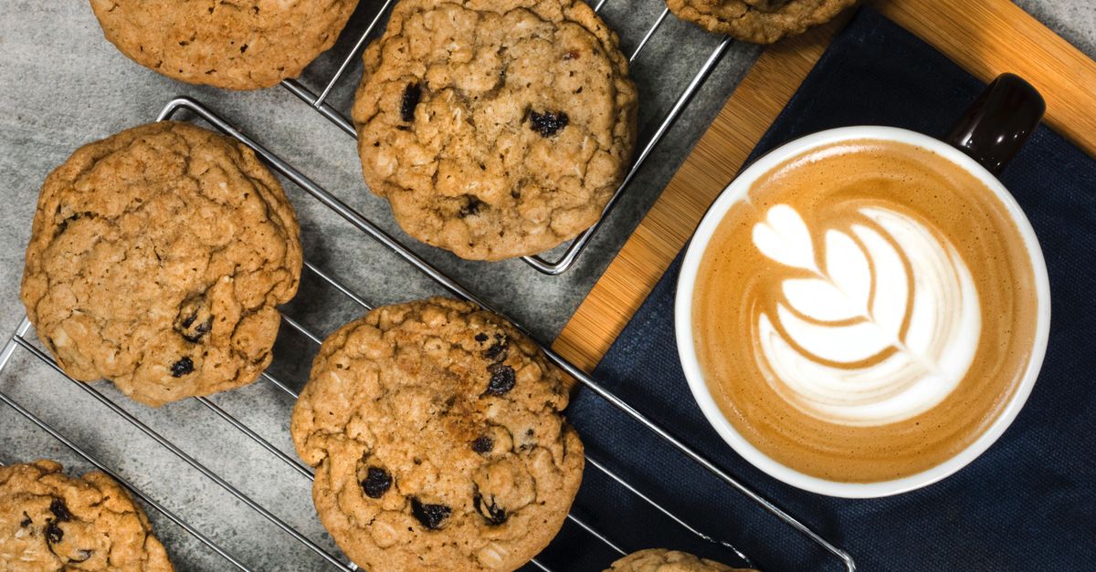 découvrez notre recette facile et délicieuse de cookies à l'avoine, croustillants à l'extérieur et moelleux à l'intérieur, parfaits pour toutes les occasions.